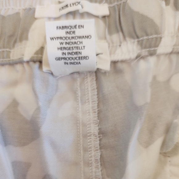 Gray & White Camo Print Draw String Paper Bag Style Shorts | Large NICOLE MILLER - Picture 9 of 11